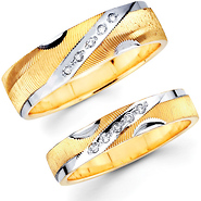 Carved Design 14K Two Tone Round Diamond Wedding Band Set
